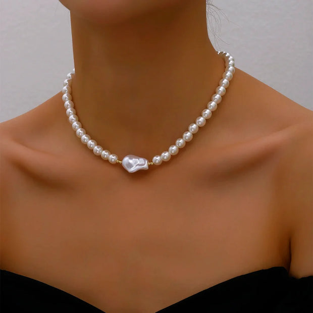 Ivy - Eleganter Choker mit Großem Perlenkristall-Anhänger